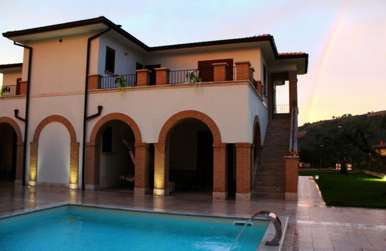 Residence Stella Del Gran Sasso Colledara Exterior photo