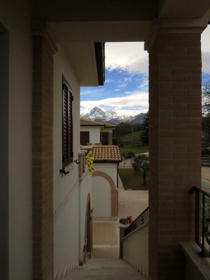Residence Stella Del Gran Sasso Colledara Exterior photo