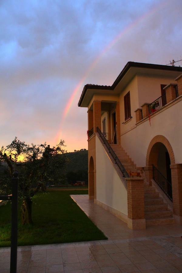 Residence Stella Del Gran Sasso Colledara Exterior photo
