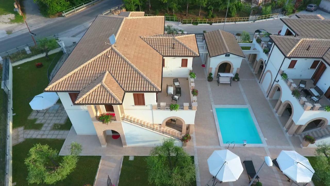 Residence Stella Del Gran Sasso Colledara Exterior photo