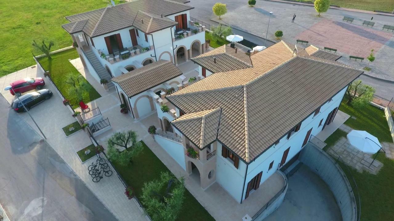 Residence Stella Del Gran Sasso Colledara Exterior photo