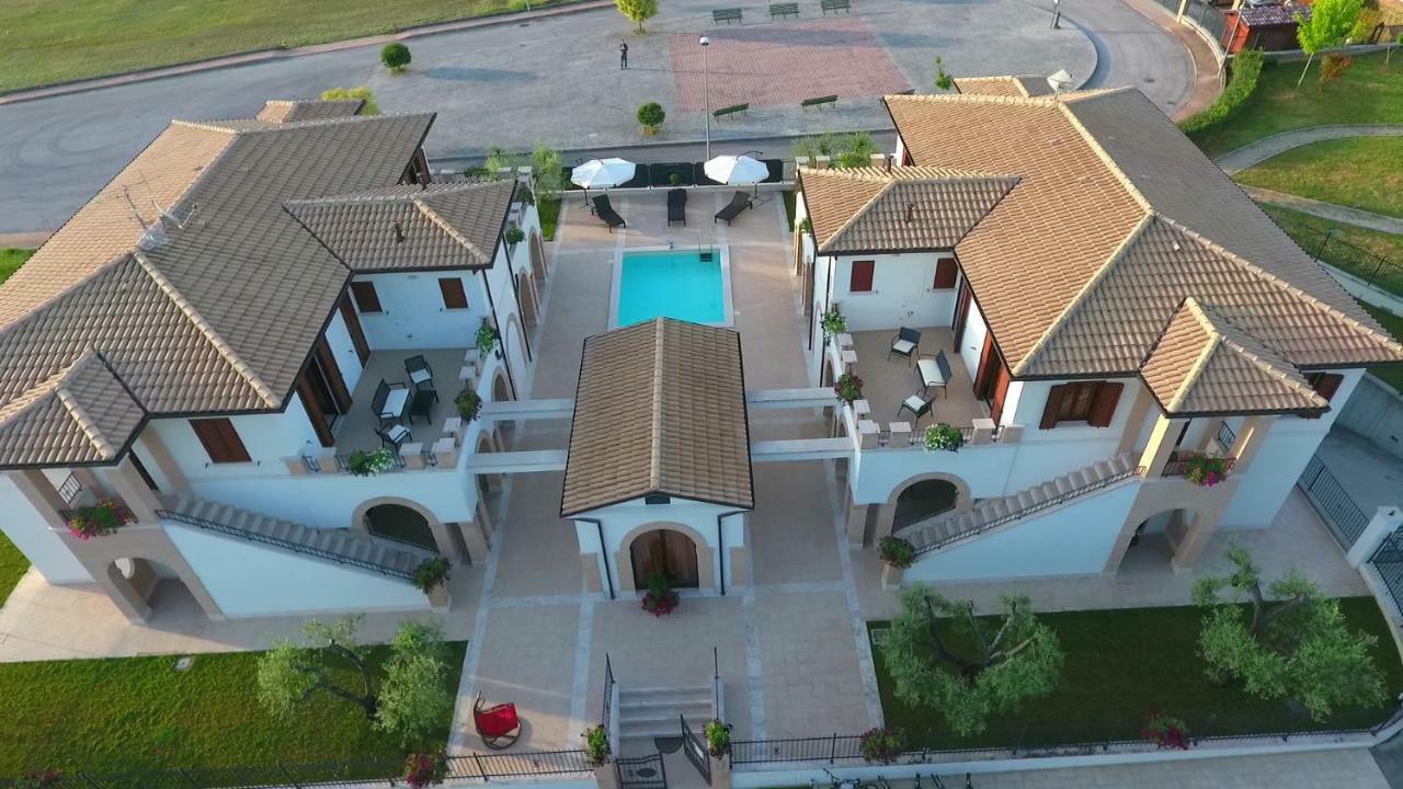 Residence Stella Del Gran Sasso Colledara Exterior photo