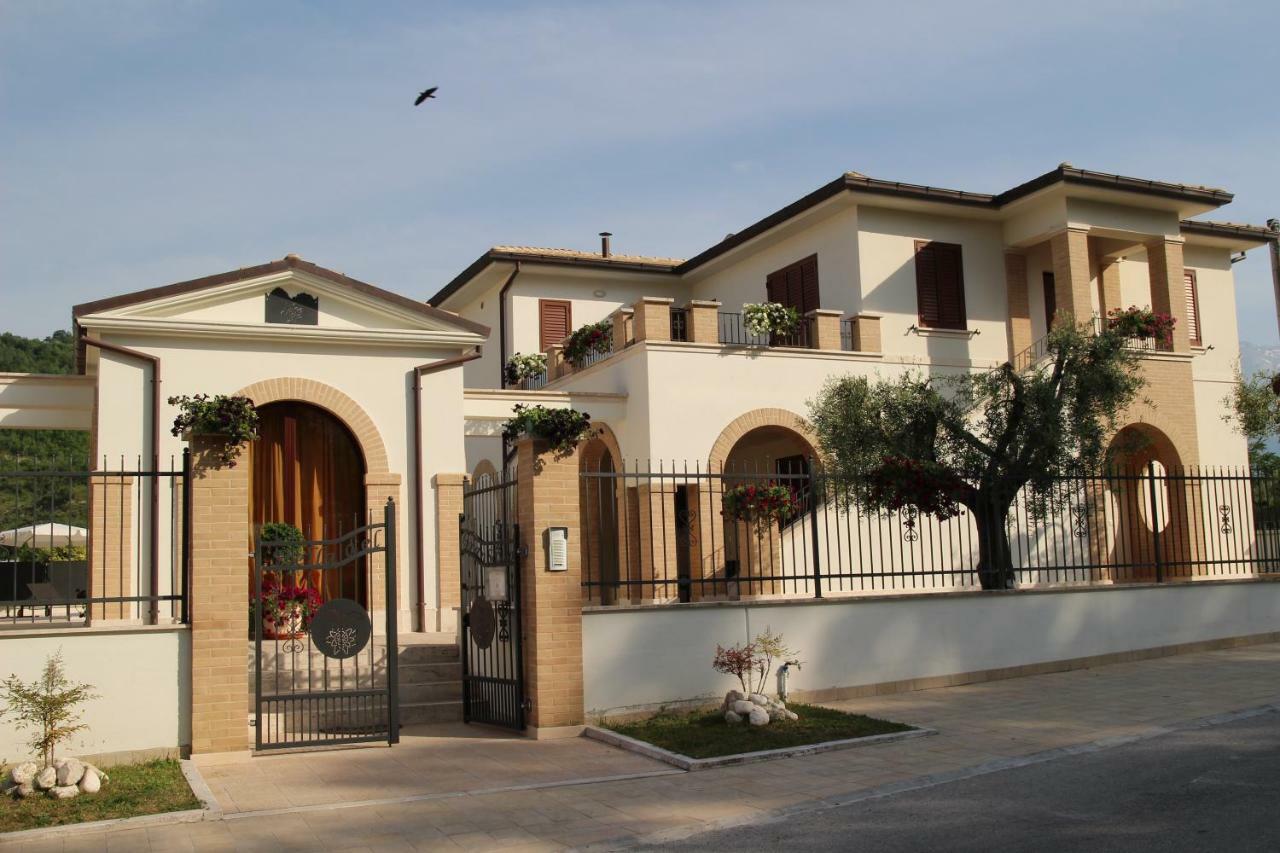 Residence Stella Del Gran Sasso Colledara Exterior photo