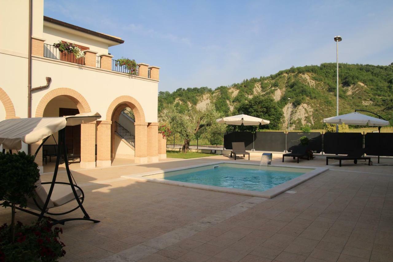Residence Stella Del Gran Sasso Colledara Exterior photo