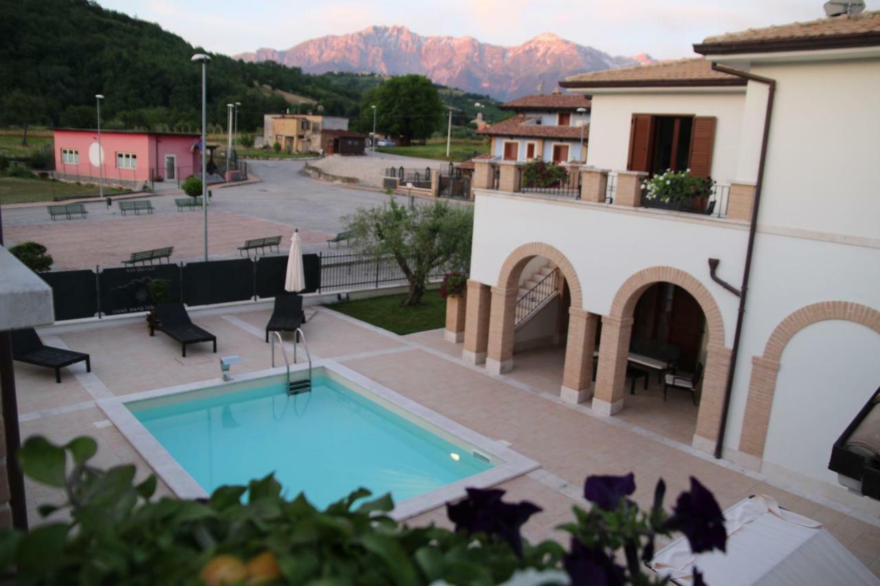 Residence Stella Del Gran Sasso Colledara Exterior photo