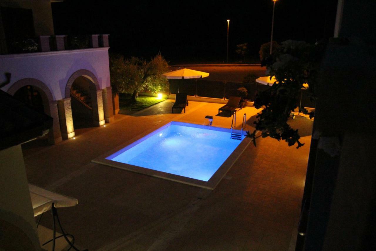 Residence Stella Del Gran Sasso Colledara Exterior photo